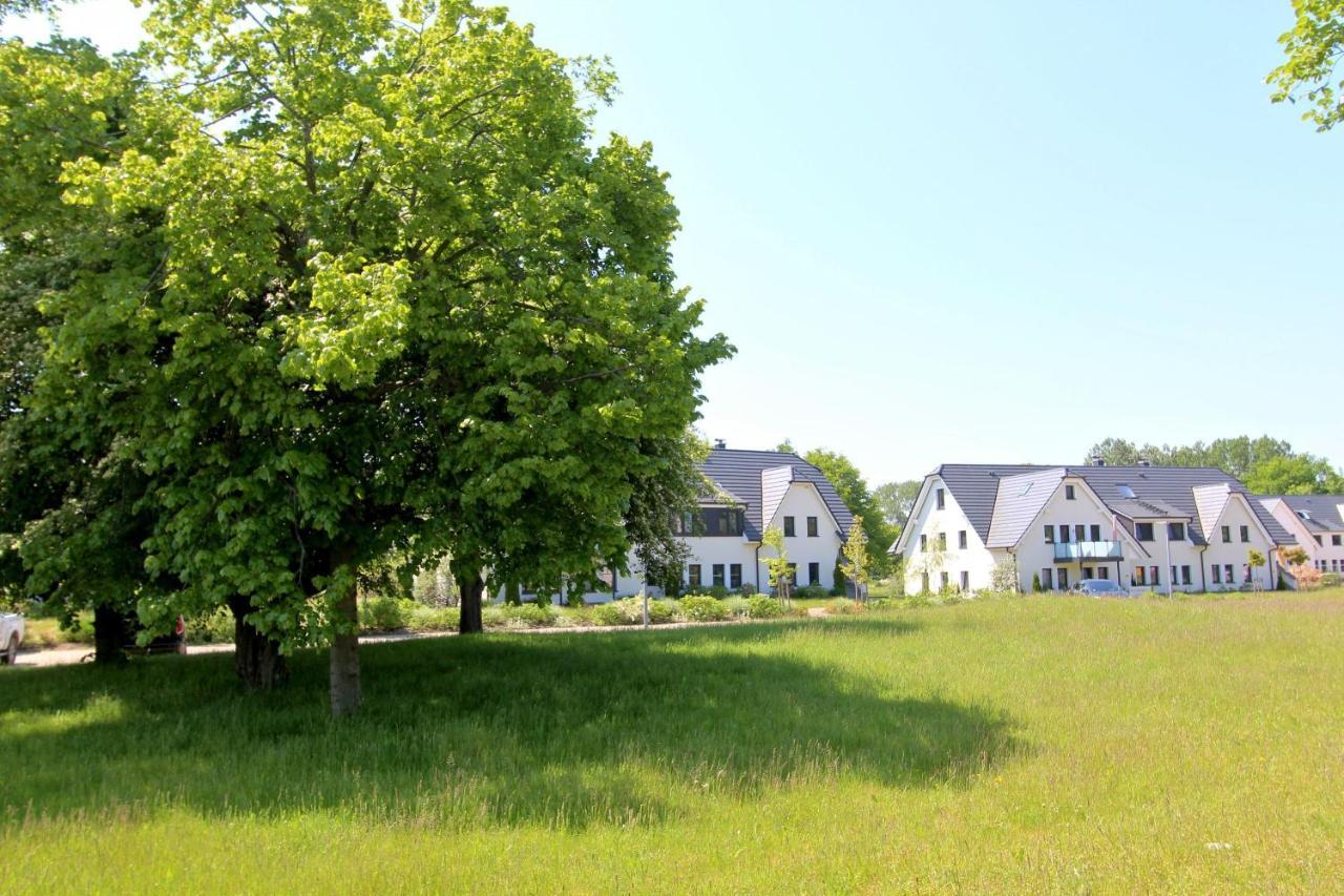 Strandnahe Fewo Rex Rugia: Terrasse und Erlebnisbad-Zugang Lobbe Exterior photo